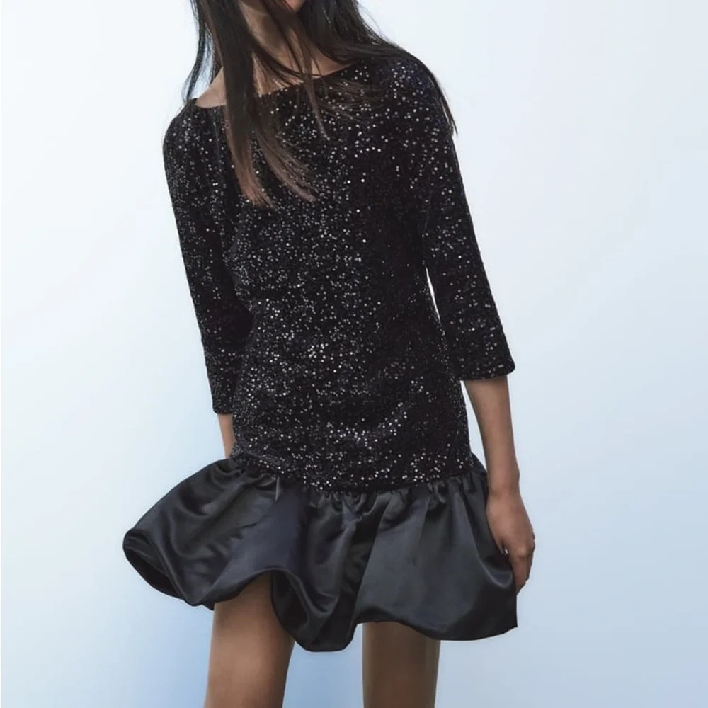 FLYAWAY SKIRT SEQUIN DRESS Zara - Picture 1 of 6